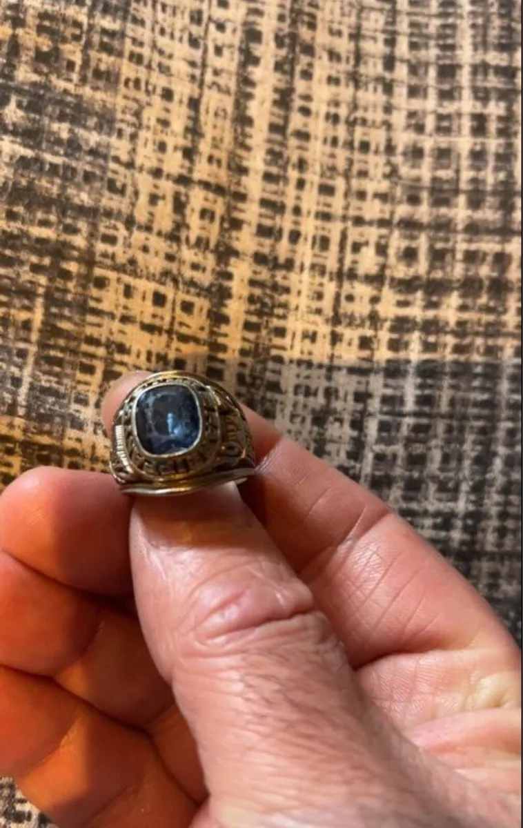 White Gold American Solid Collage Ring - Image 1