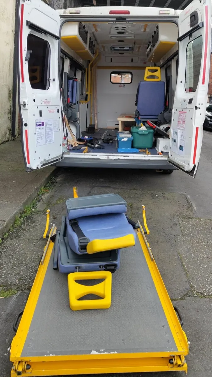 Ramp and jump seats - Image 2