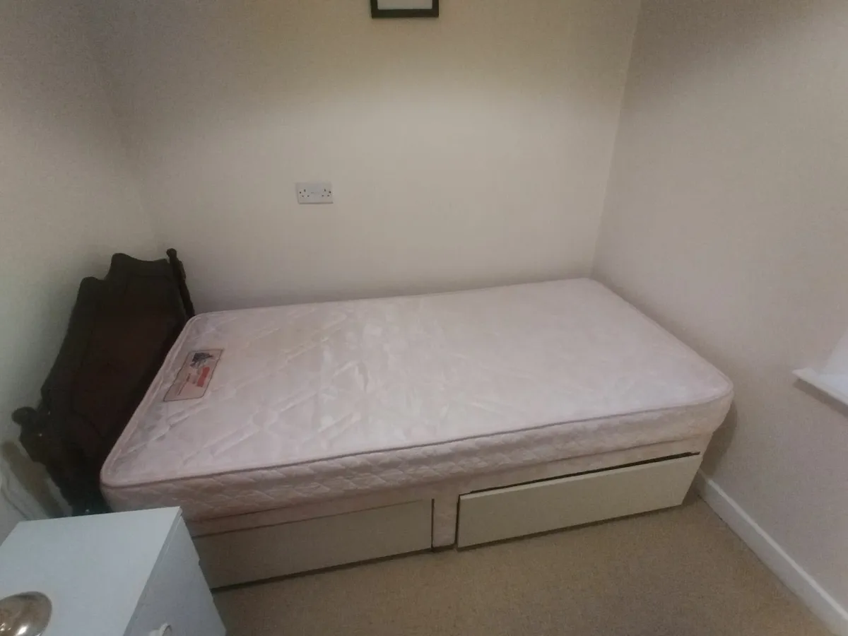Single bed headboard and mattress FREE for pickup - Image 2