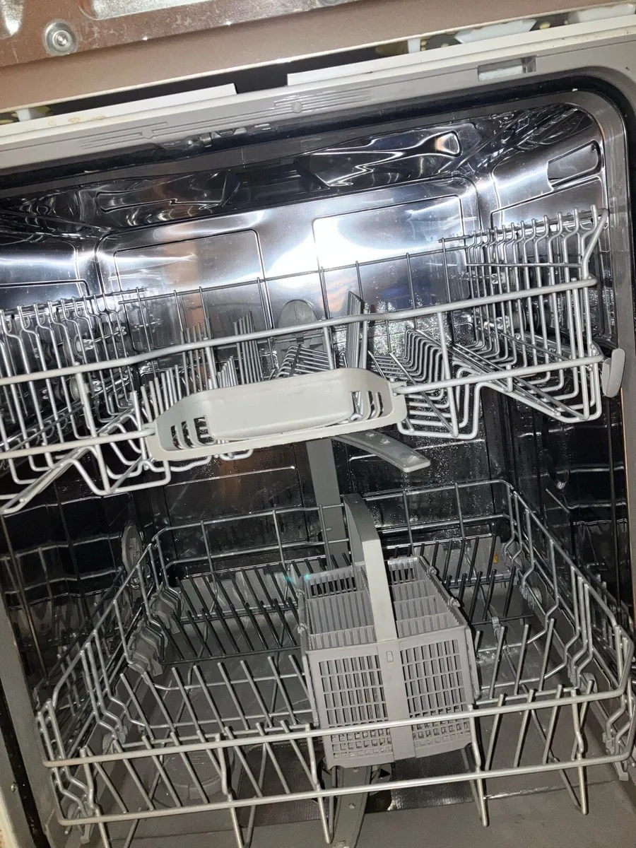 Bosch Dishwasher. - Image 3