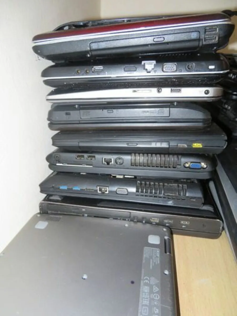 Job Lot - 50 Laptops (for parts of repair) - Image 3