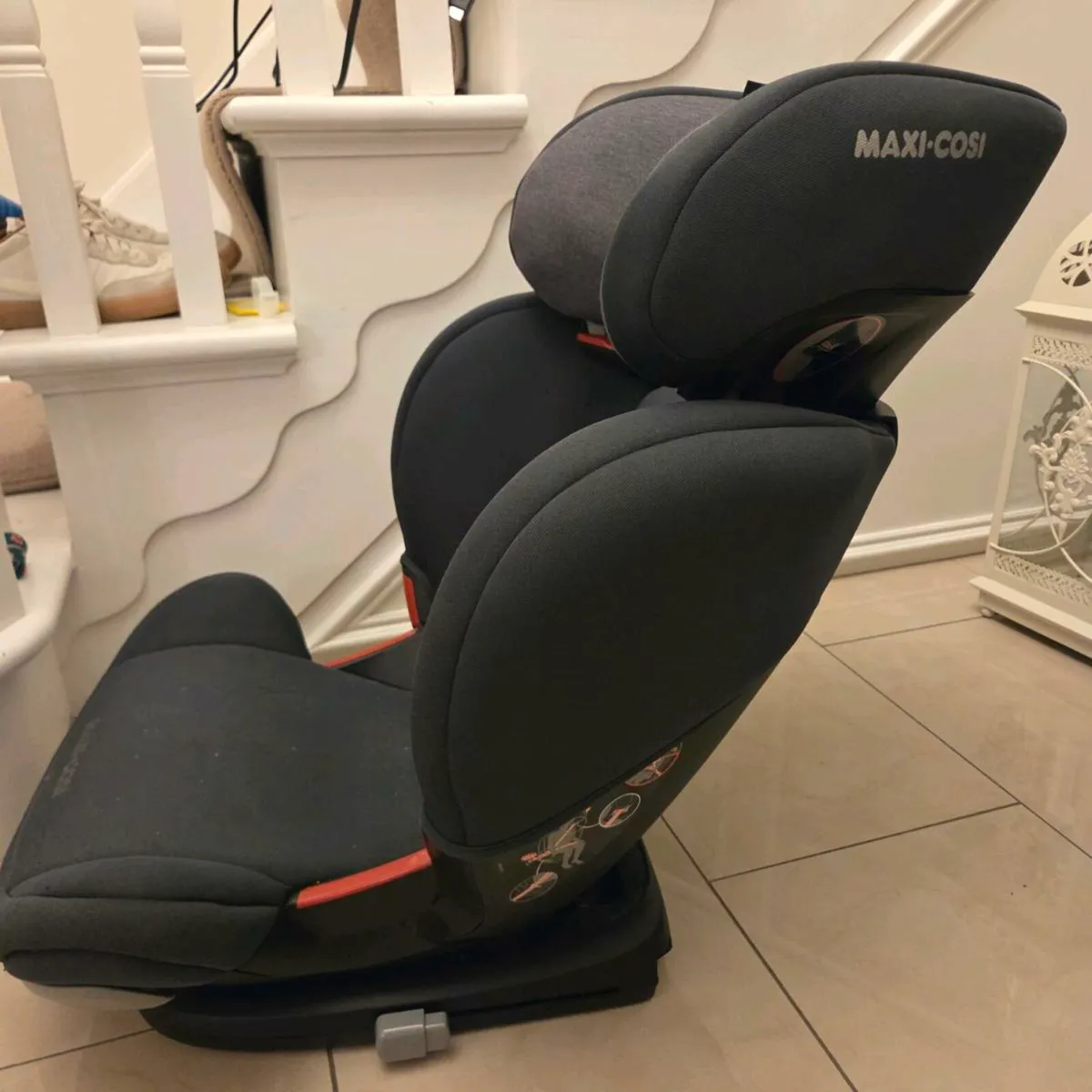 Maxi Cosi car seat - Image 1