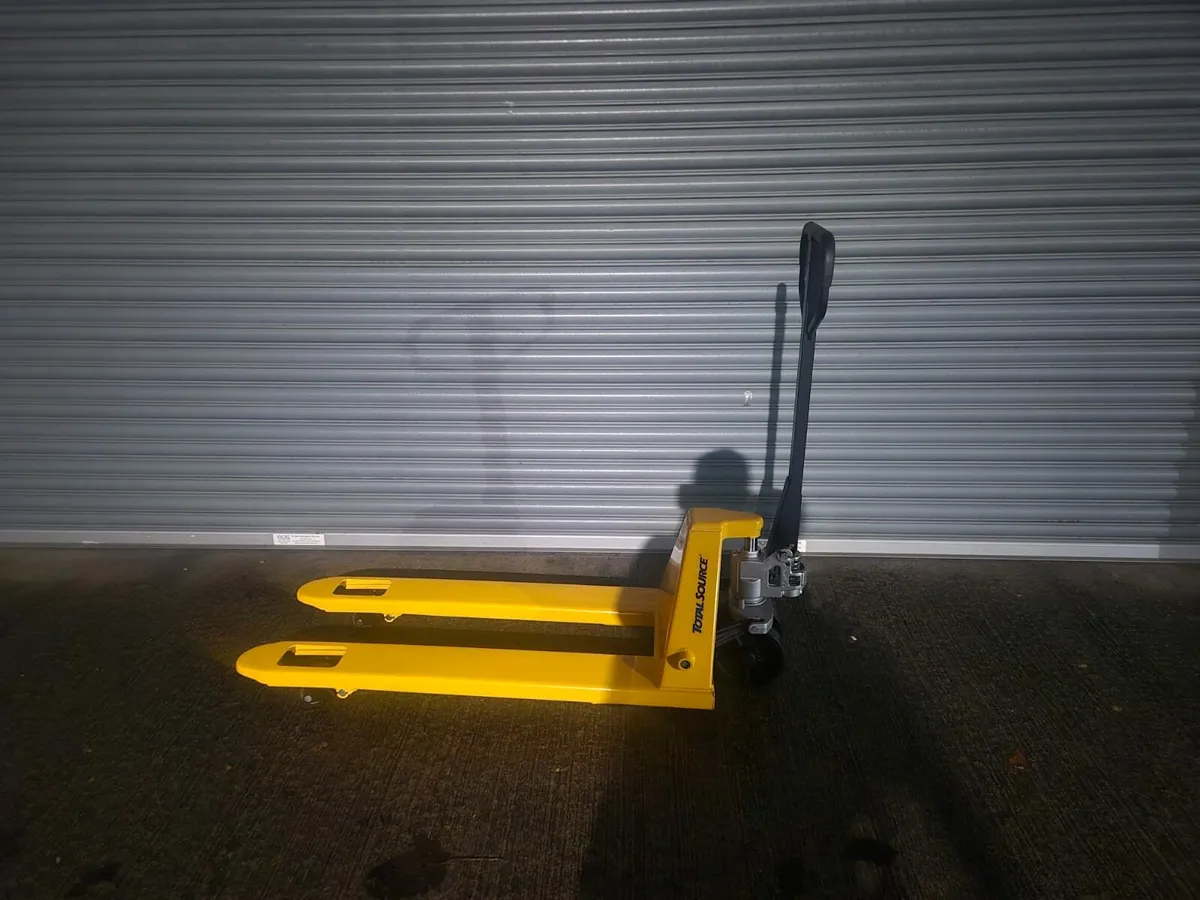 Pallet Truck - Image 1