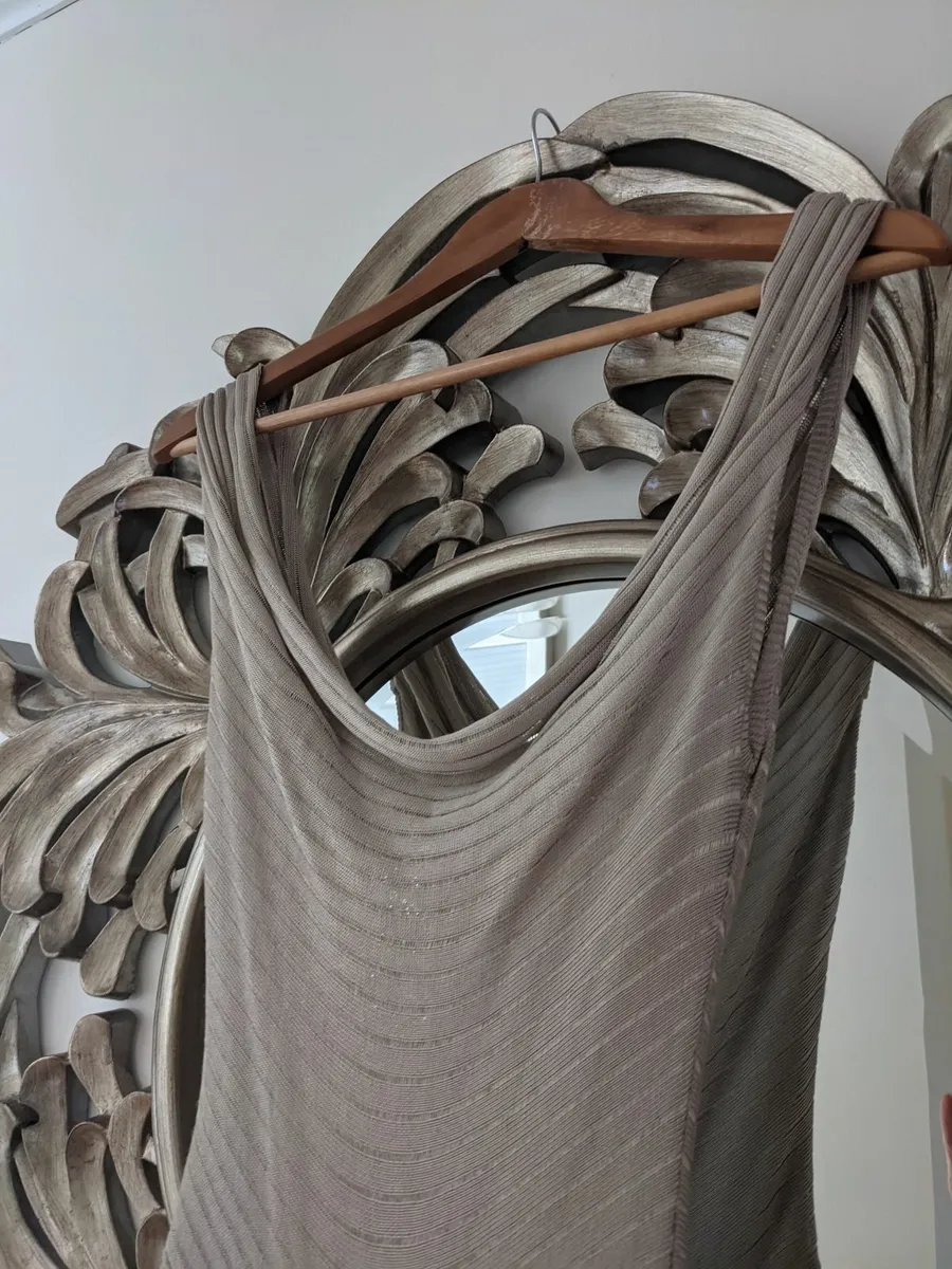 Gold dress - Image 2