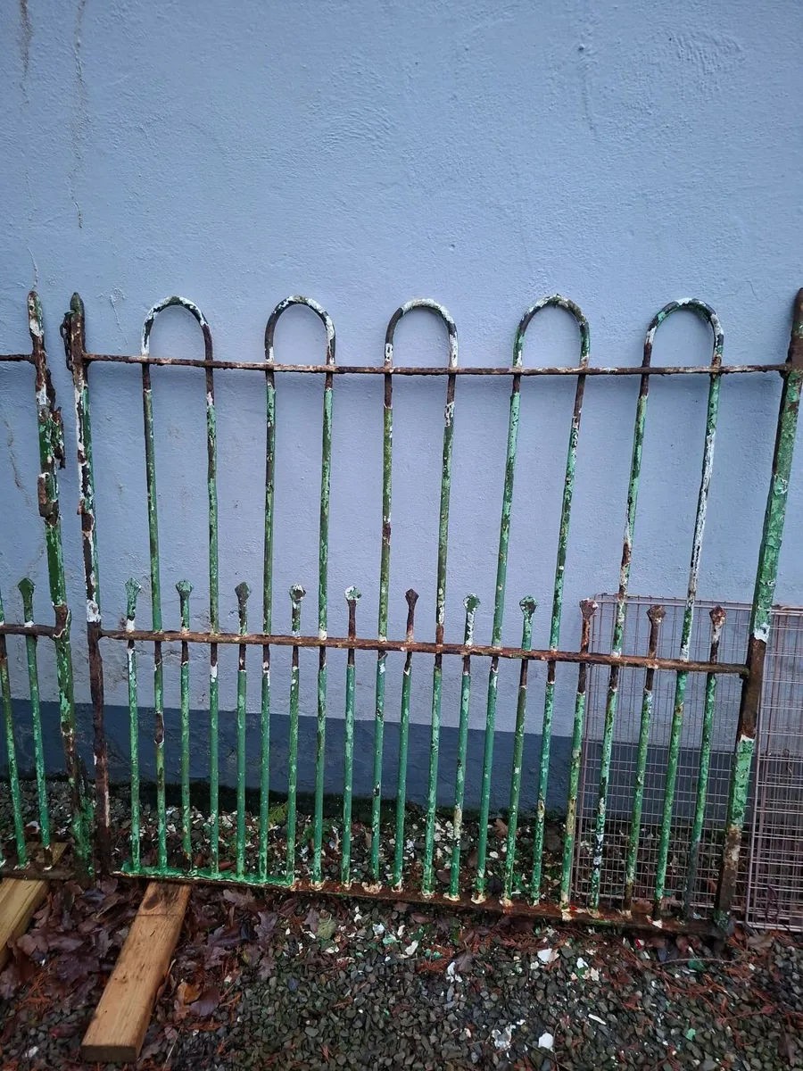 Wrought iron gates - Image 2