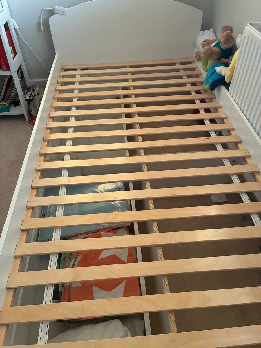 Child’s single bed - Image 1