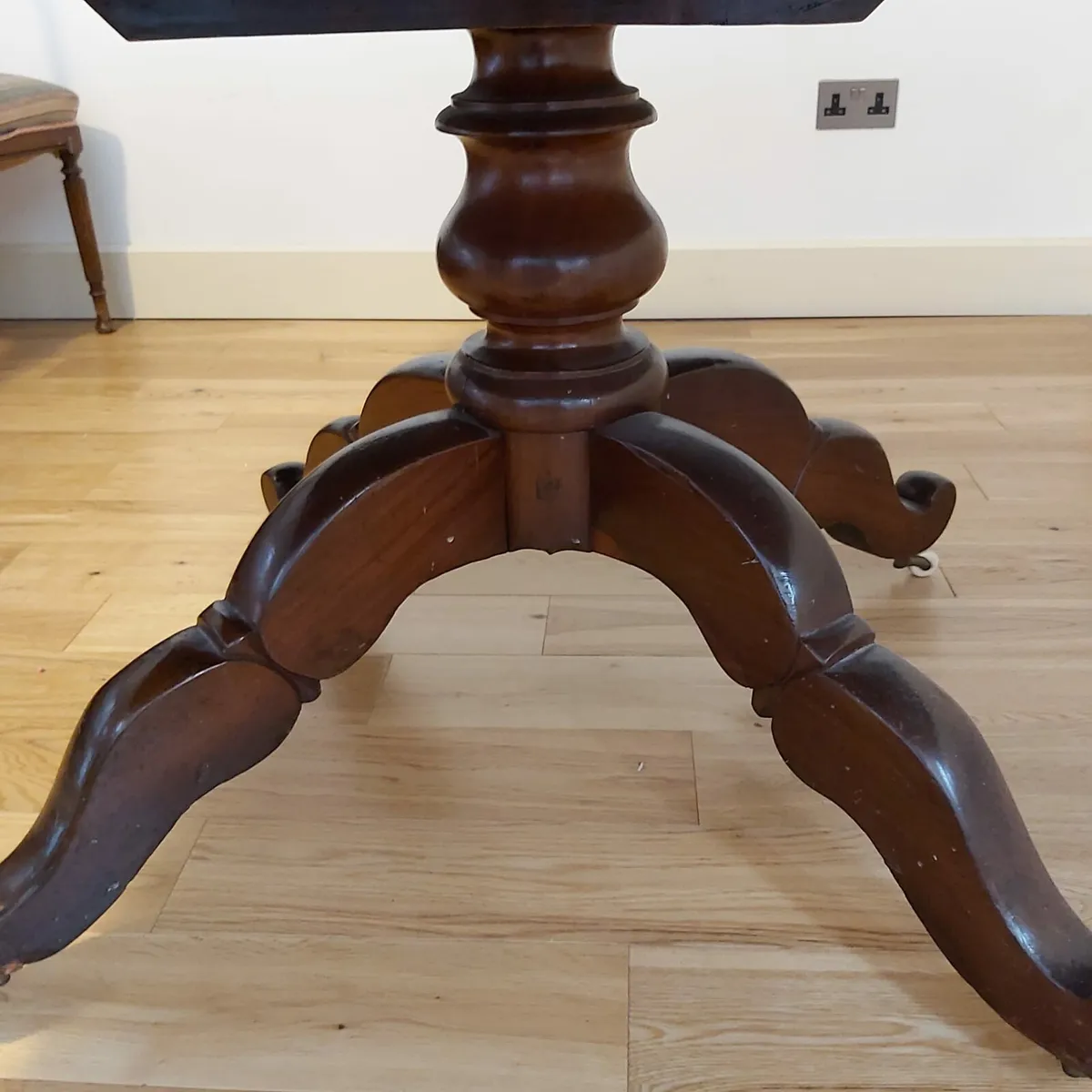 Antique table - Image 2