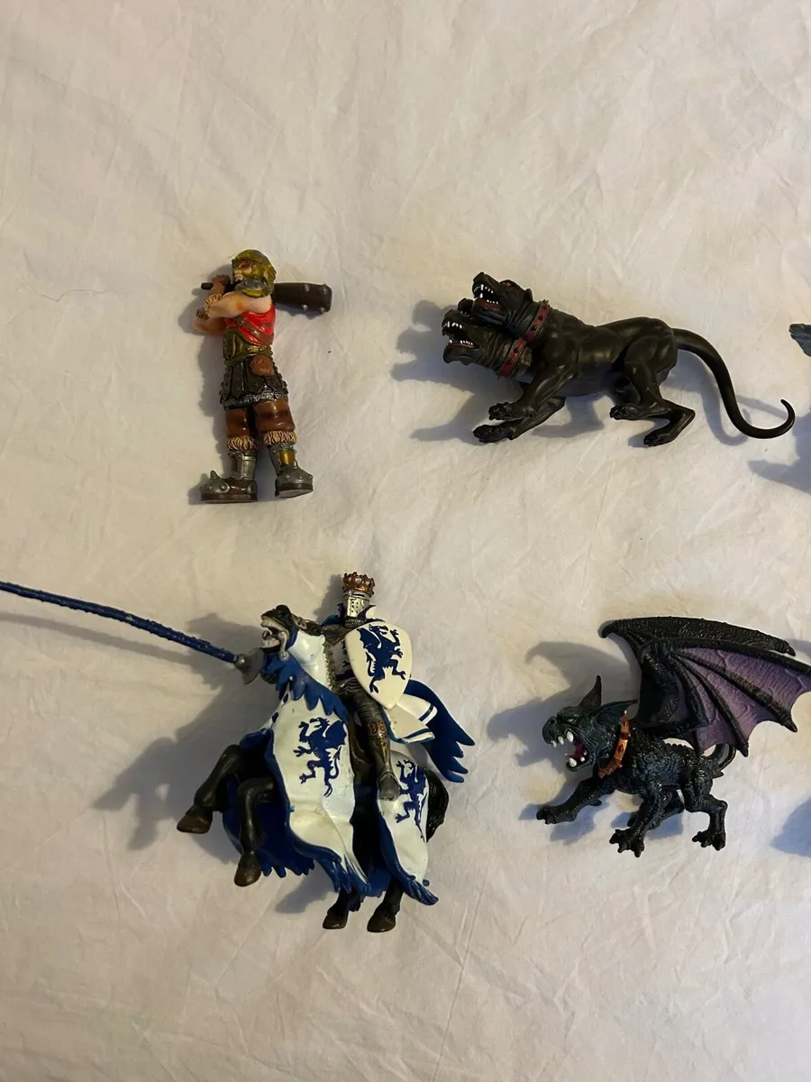 Fantasy, Medieval and Horror Statues/Figurines - Image 1