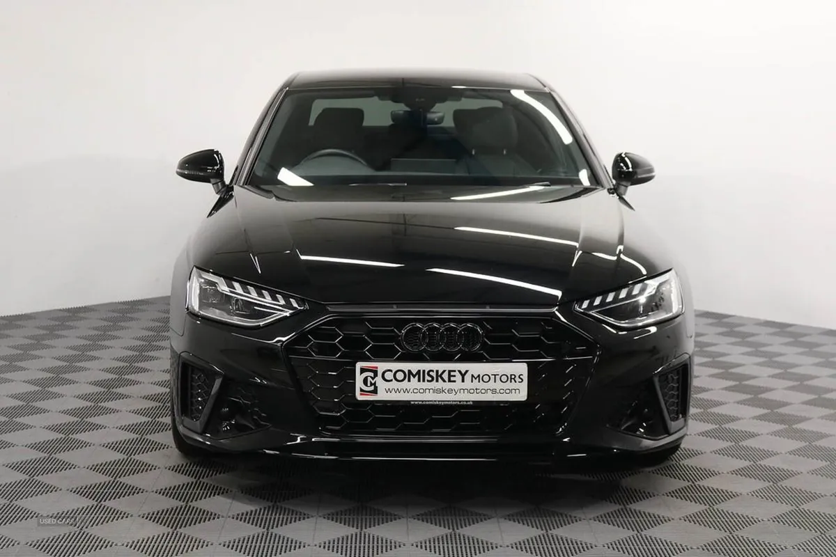 Audi A4 TDI Black Edition - Image 2