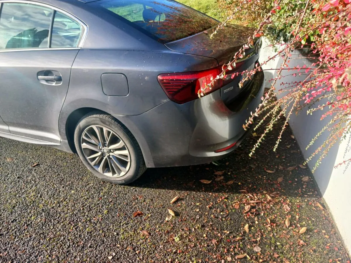 Toyota Avensis - Image 2