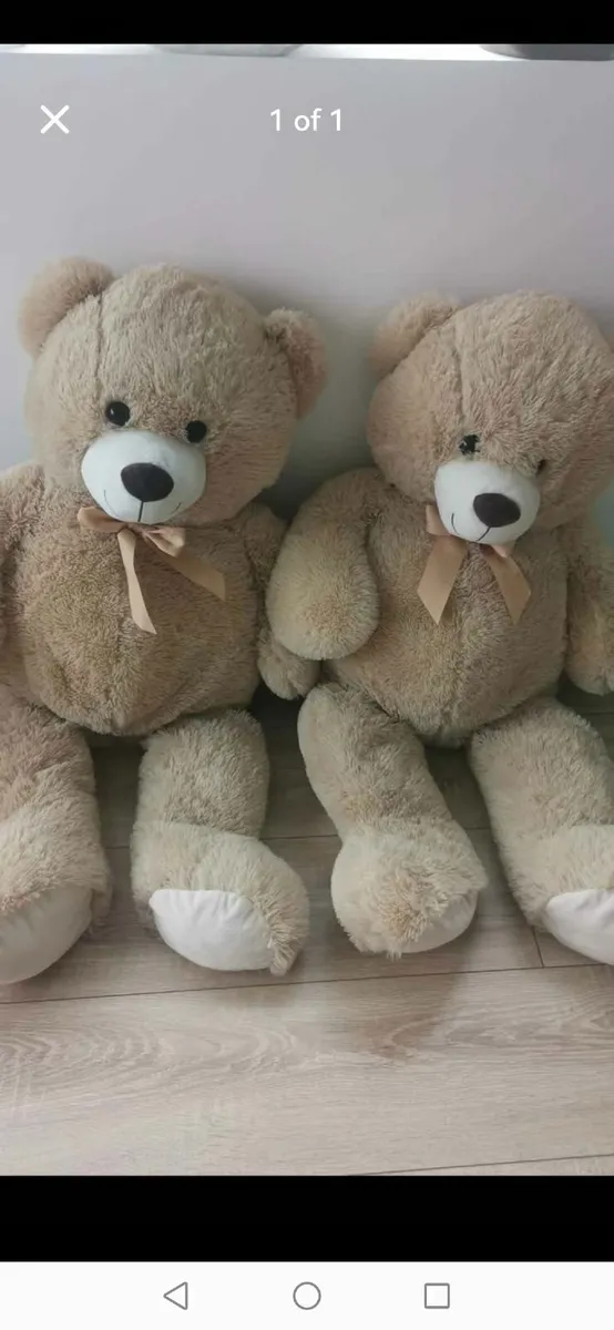 Two 3ft Teddy Bears like new