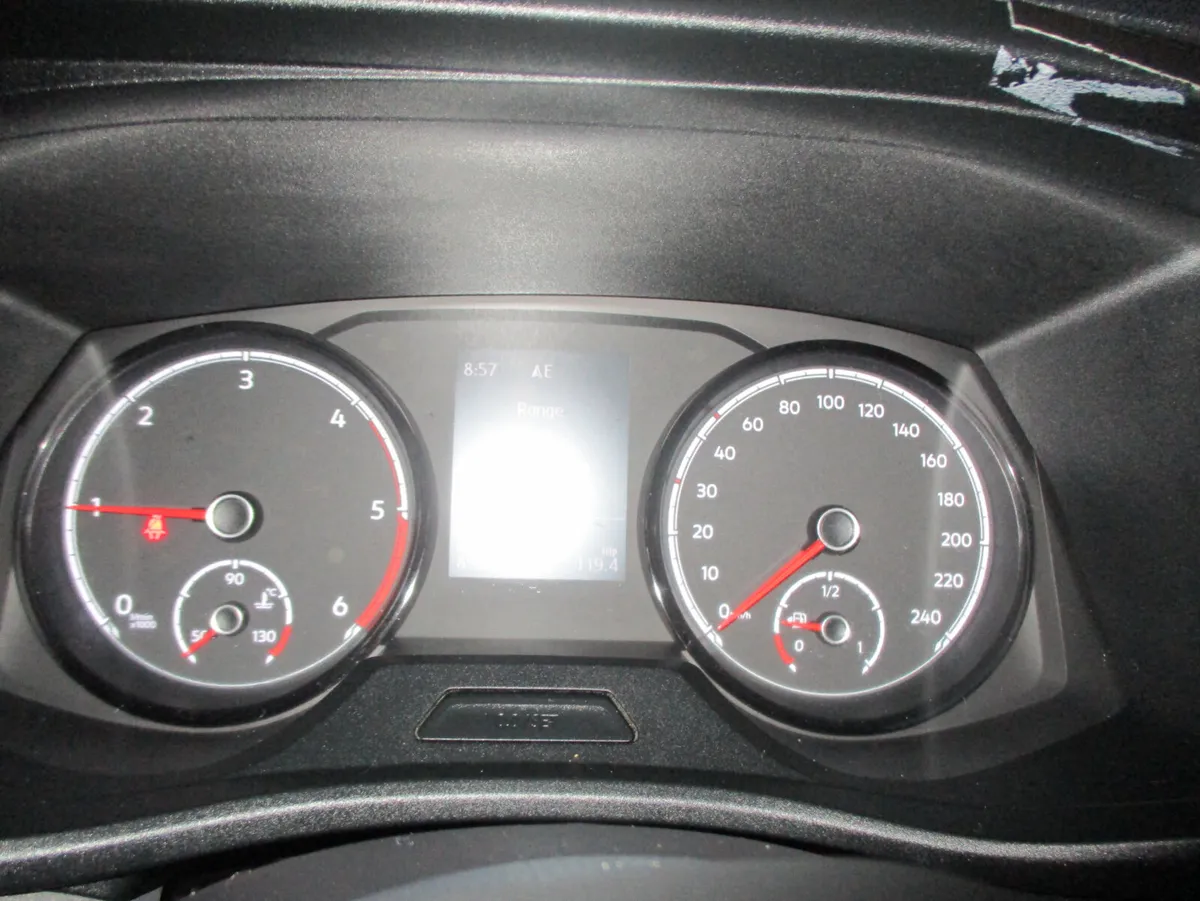 Volkswagen Transporter 2022 2.0 TDI 102 BHP SWB - Image 3