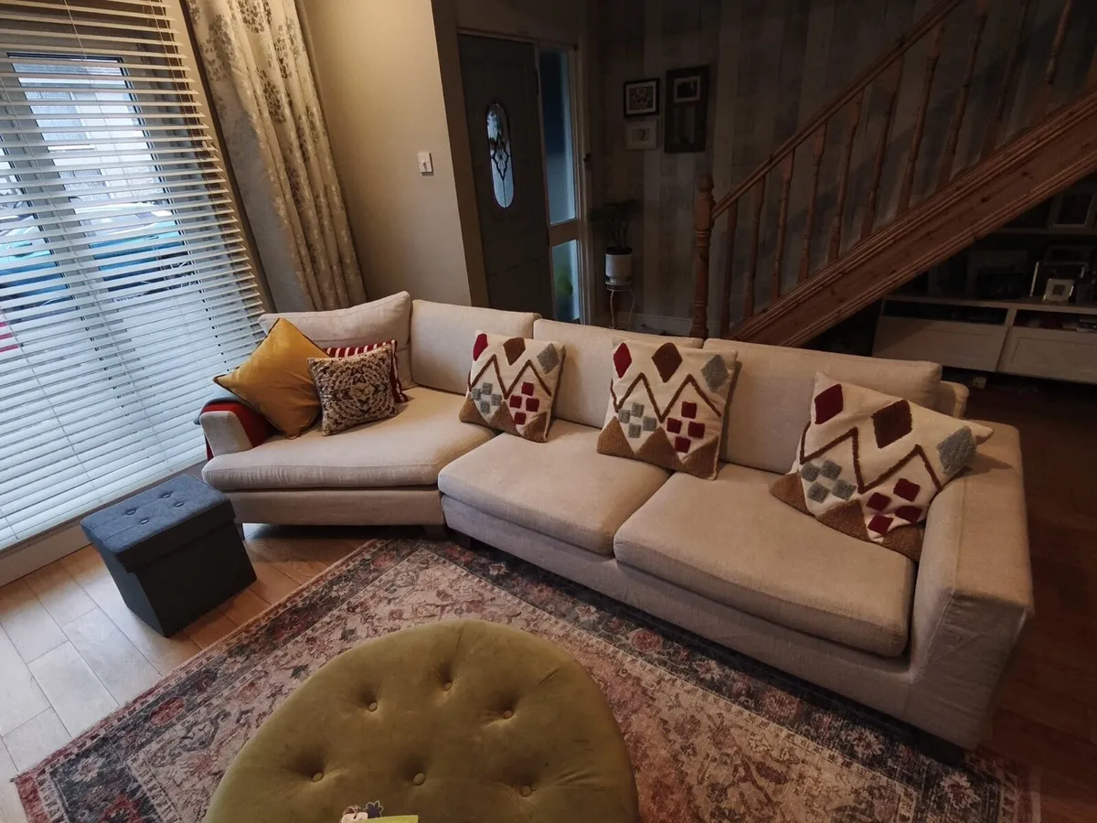 Long grey Sofa in great Condition - Image 1