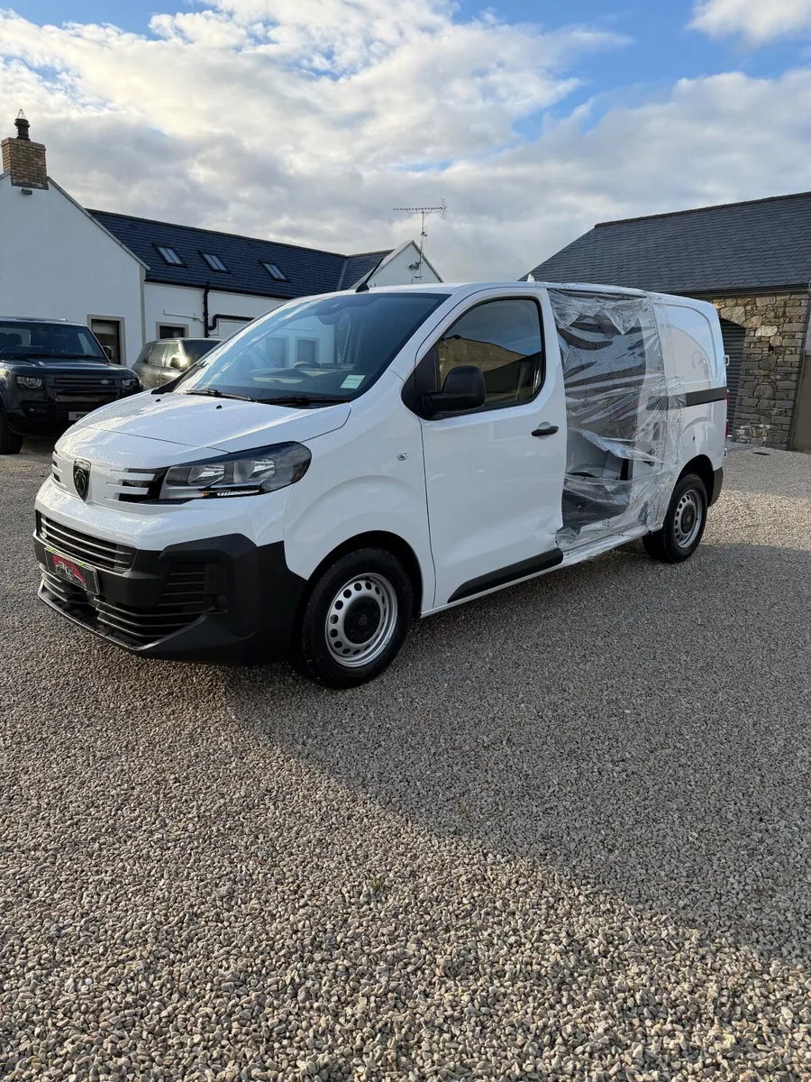 2025 (25) Peugeot Expert Professional Medium - Image 3