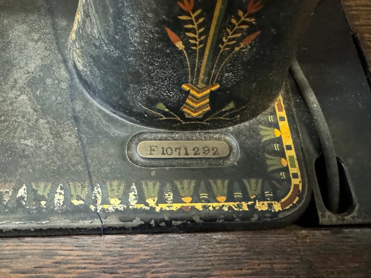 RARE Antique Singer Sewing Machine Table (1910) - Image 2