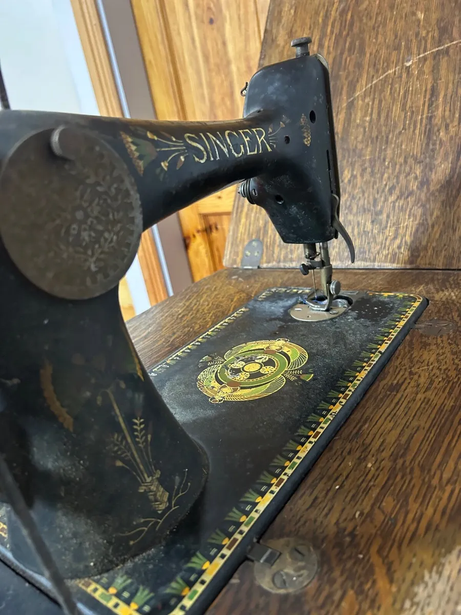 RARE Antique Singer Sewing Machine Table (1910) - Image 3
