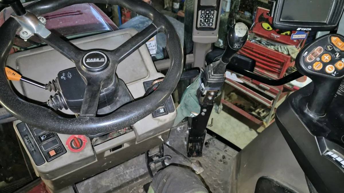 Loader brackets to suit Case CVX - Image 3