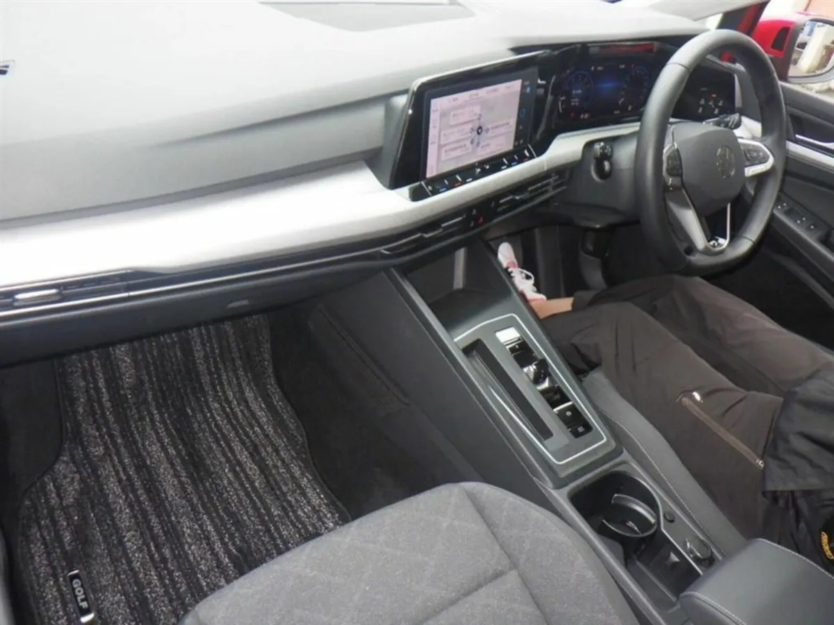 Volkswagen Golf ETSI ACTIVE - FACTORY ALLOYS - ADA - Image 3