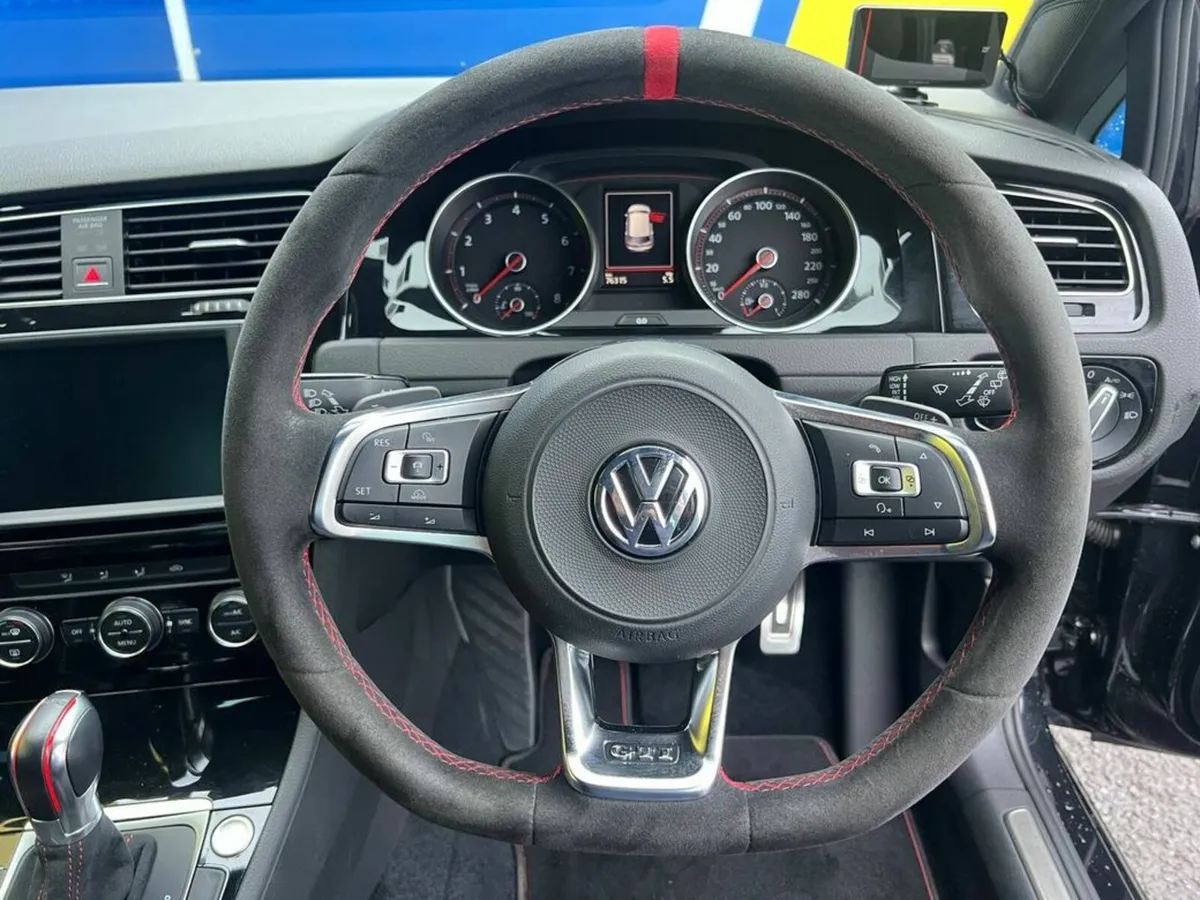 Volkswagen Golf GTI CLUBSPORT STREET EDITION 2.0 T - Image 4