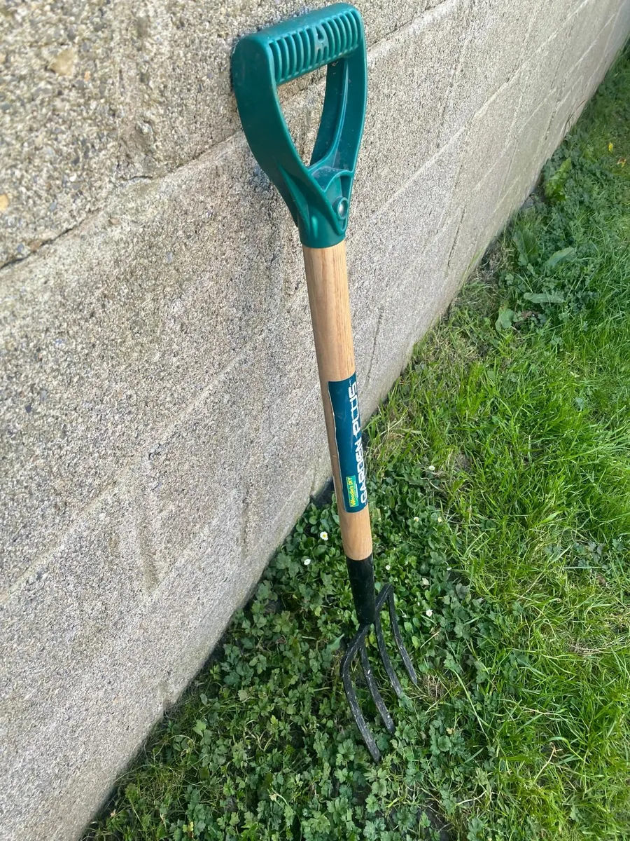 Garden fork in great condition - Image 4