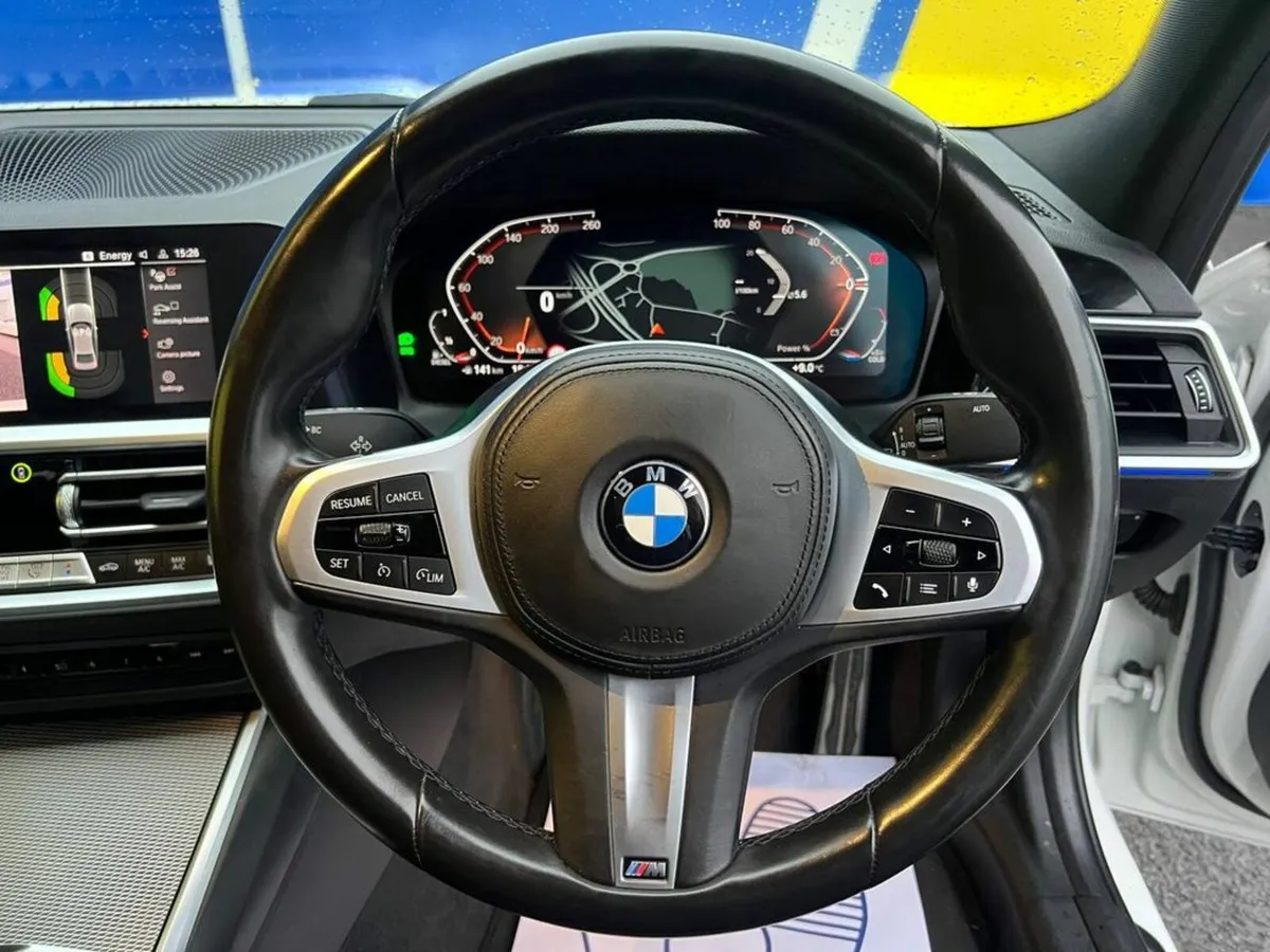 BMW 3-Series 318d M-SPORT COMPETITION 2.0 // LEATH - Image 4