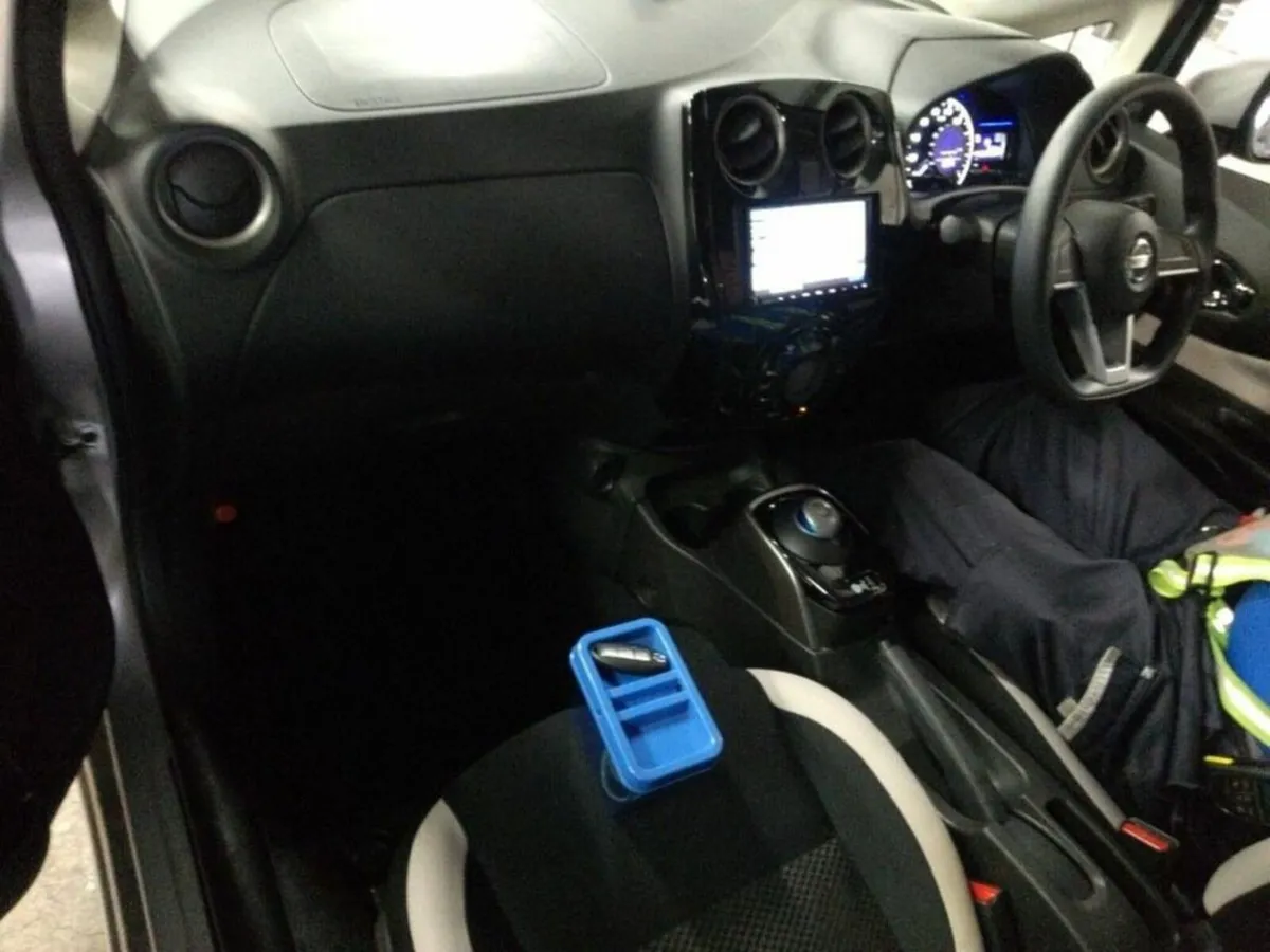 Nissan Note E-POWER HYBRID - PUSH START/STOP BUTTO - Image 3