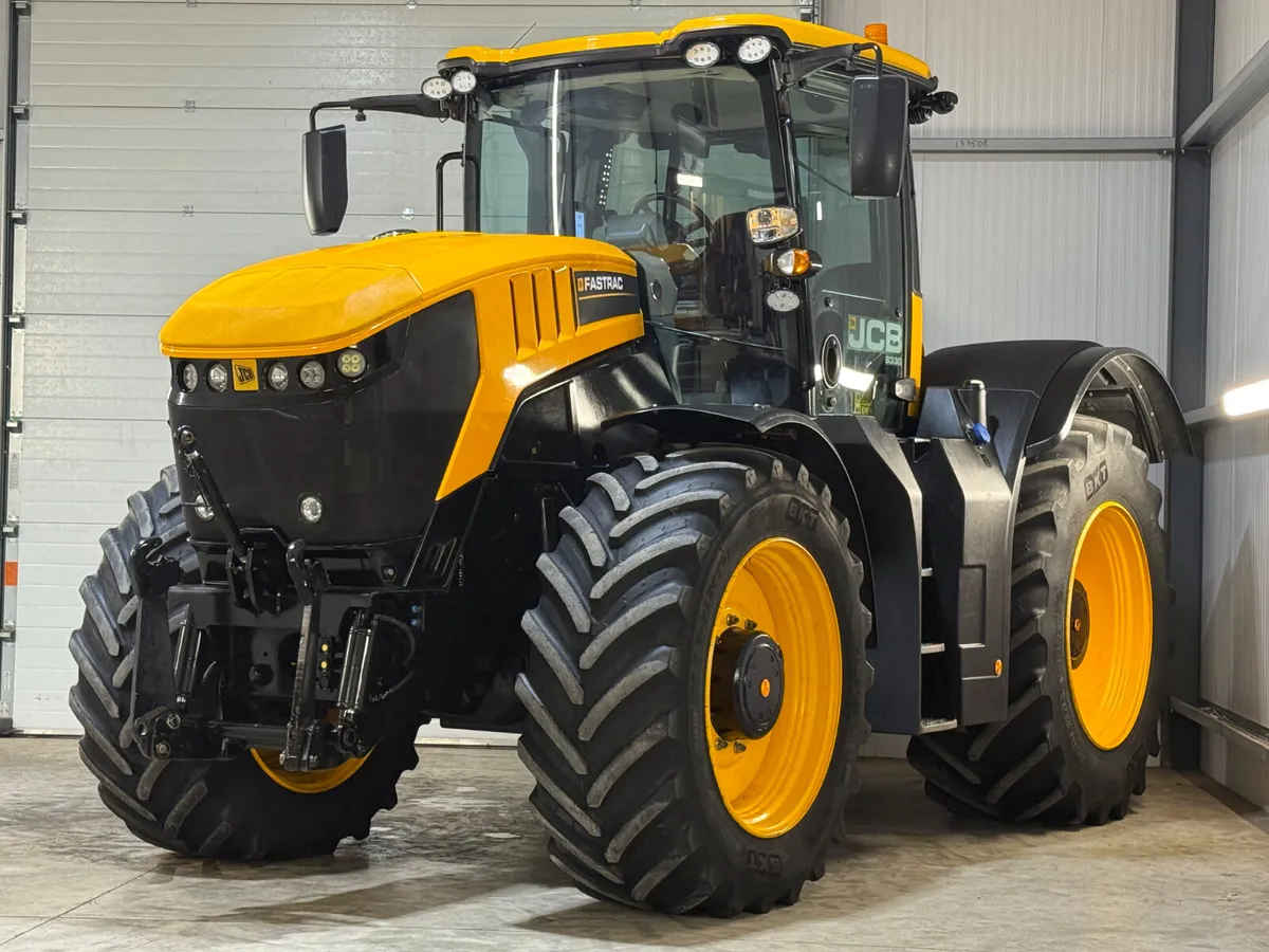 JCB 8330 Fastrac - Image 3