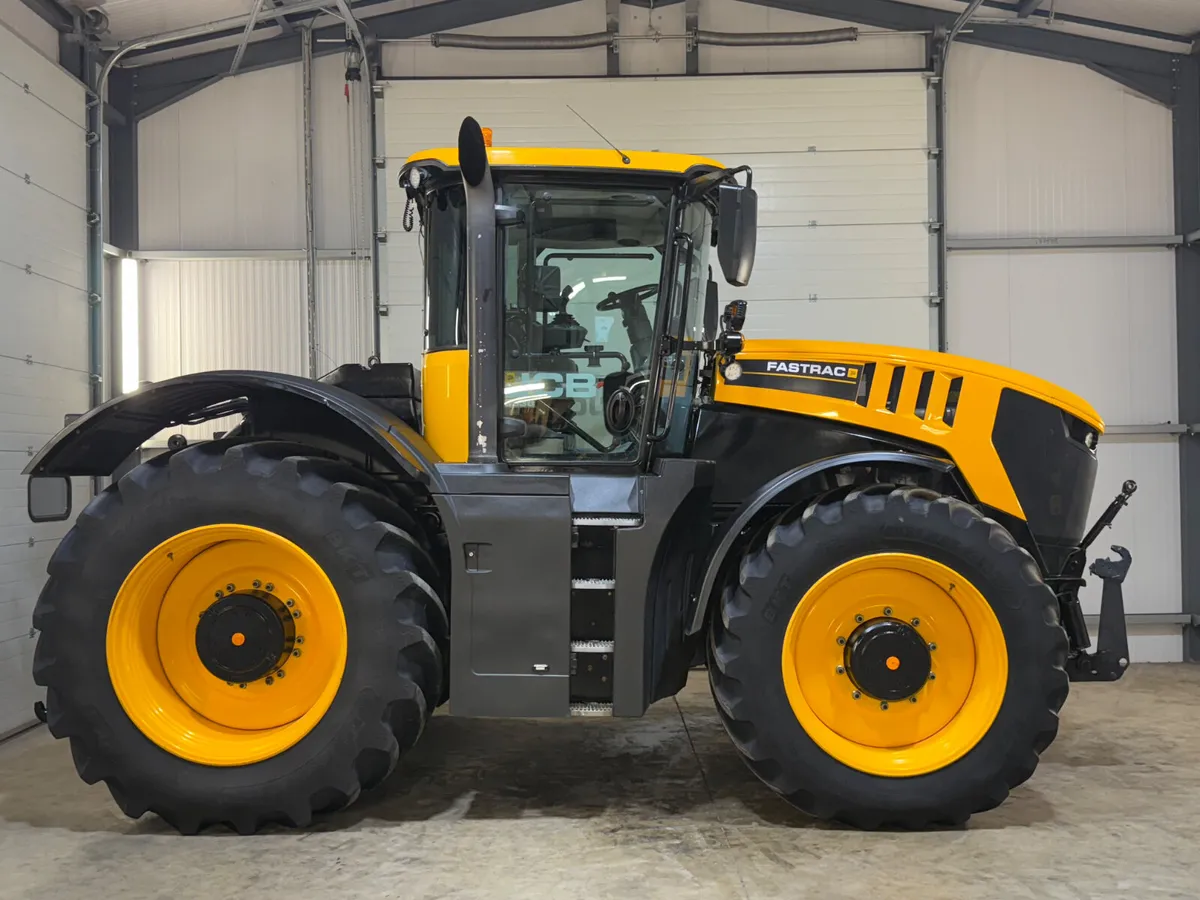 JCB 8330 Fastrac - Image 4