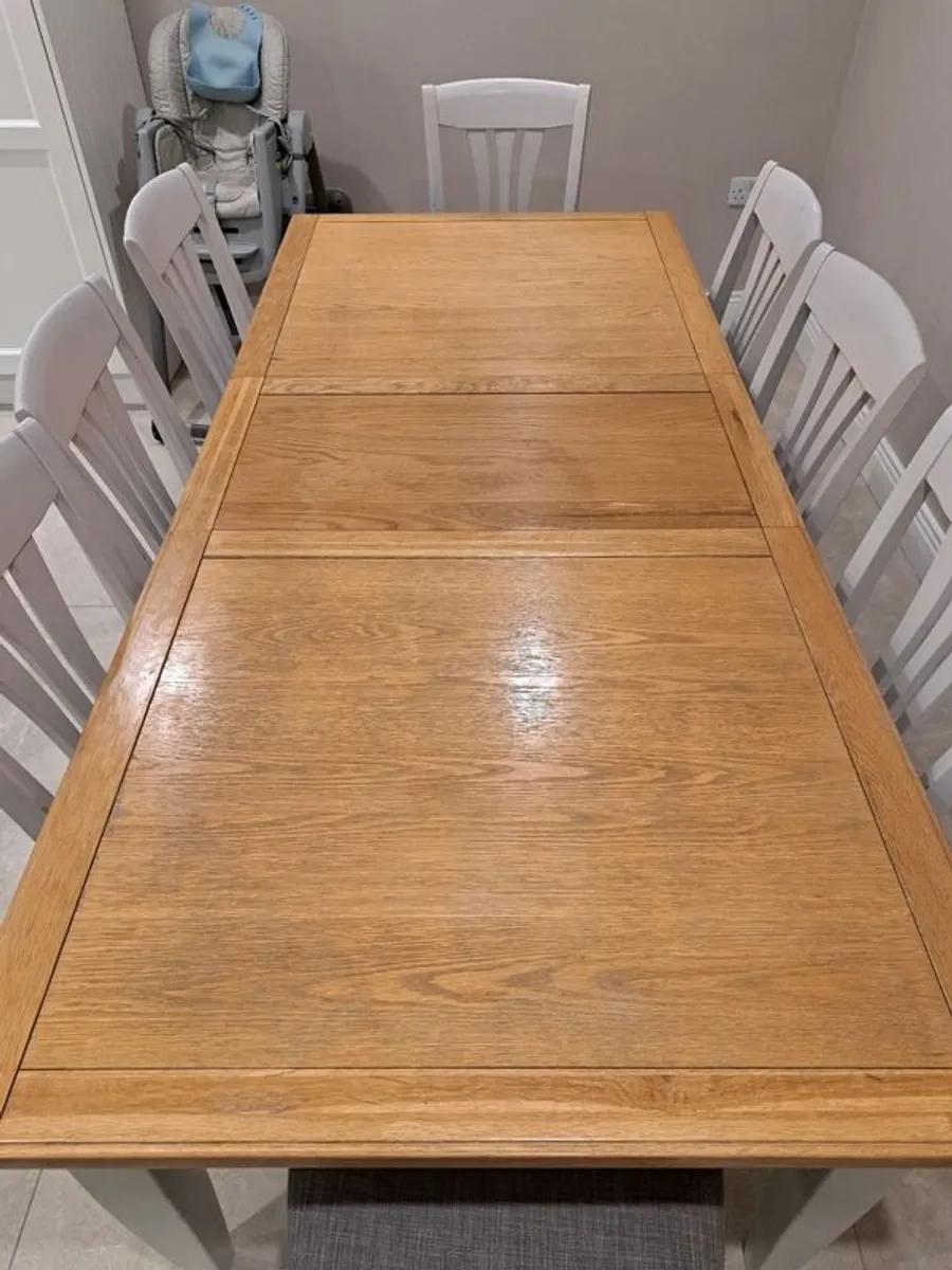 Kitchen table and chairs - Image 2