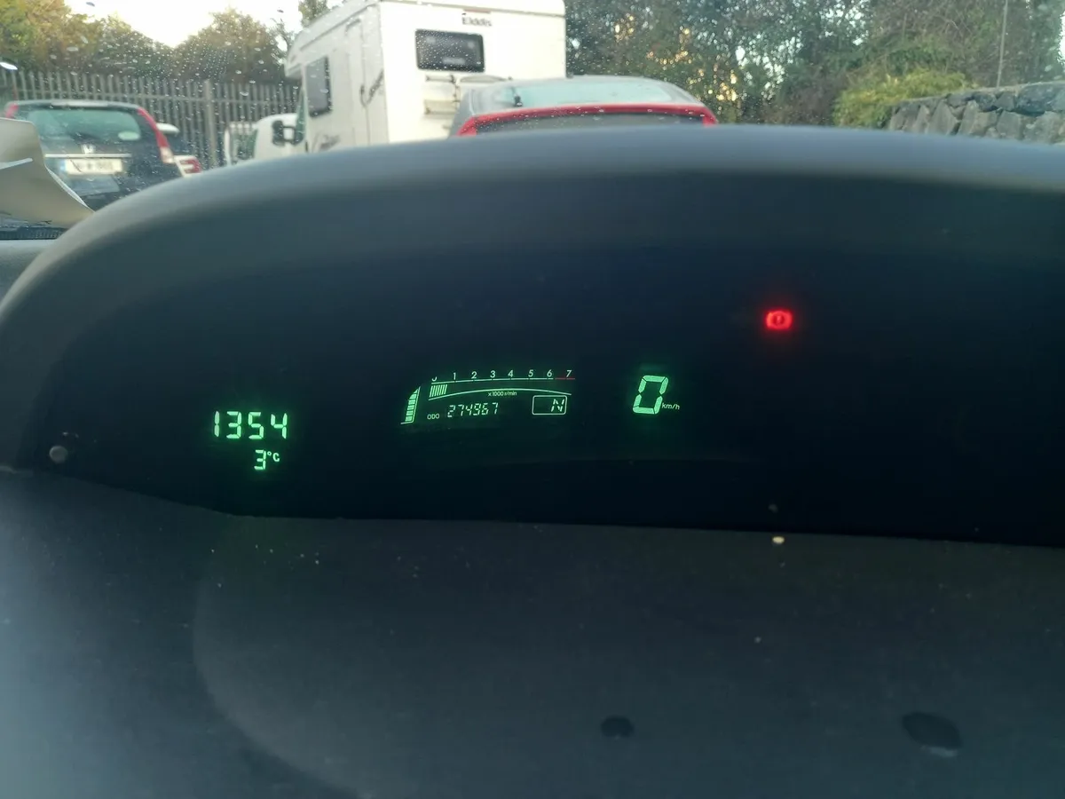 Toyota Yaris 2006 - Image 2