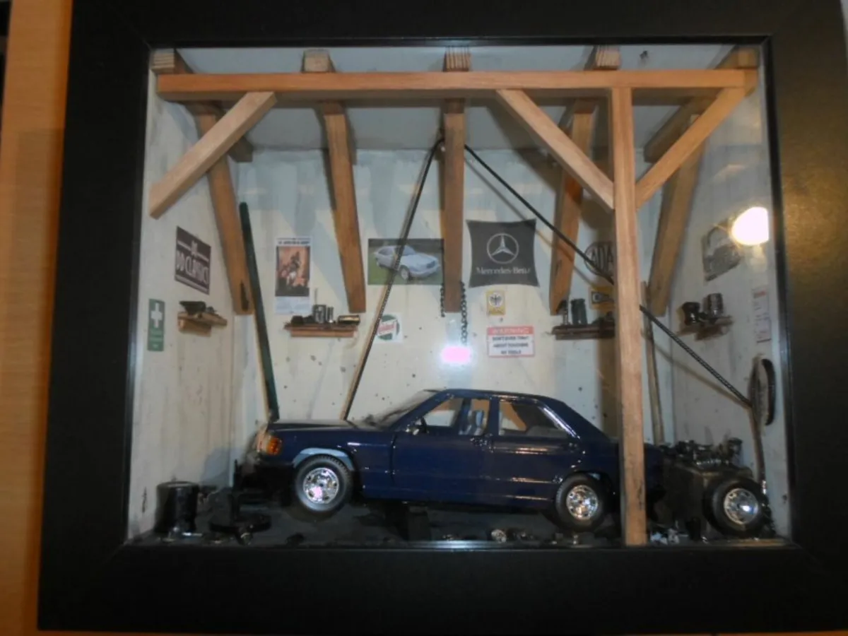 Model Car Garage Mercedes Benz 190E Unique Gift - Image 2