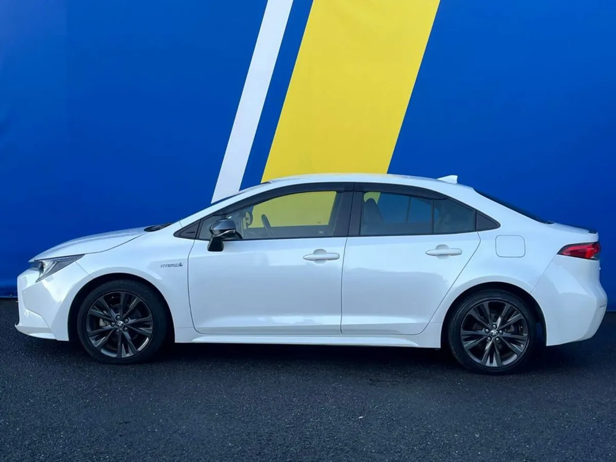 Toyota Corolla WXB 1.8 HYBRID // HALF LEATHER HEAT - Image 3