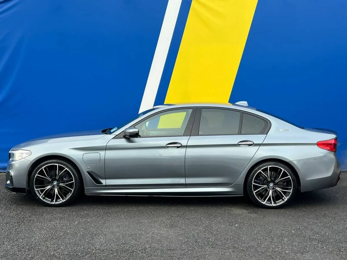BMW 5-Series 530e M-SPORT COMPETITION 2.0 HYBRID / - Image 3