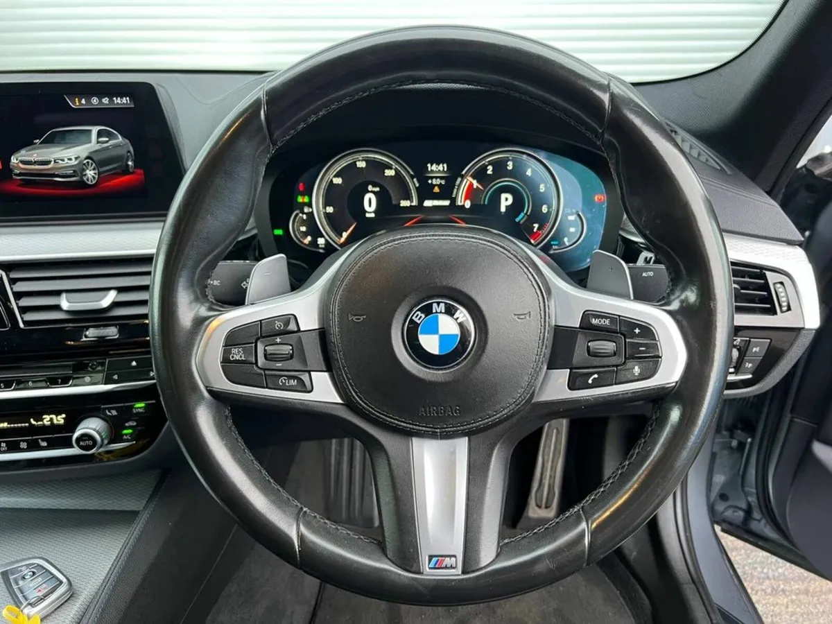 BMW 5-Series 530e M-SPORT COMPETITION 2.0 HYBRID / - Image 4