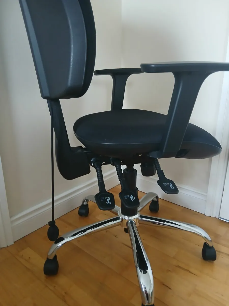 Ergonomic Office Chair - Image 3