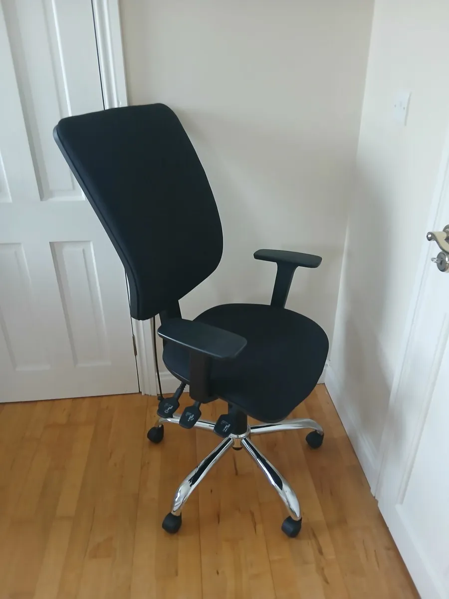 Ergonomic Office Chair - Image 4