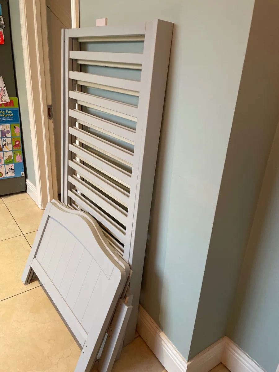 Toddler bed - Image 2