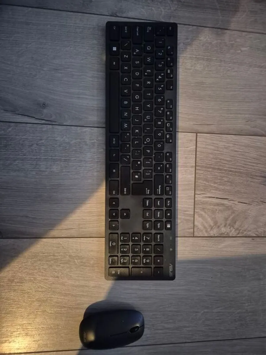 Asus All In One 8gb 24" - Image 4