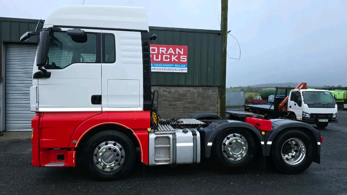 MAN TGX 500 , 6x2 - Image 2