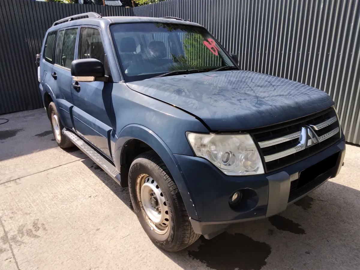 2009 MITSUBISHI PAJERO Breaking/Dismantling - Image 1