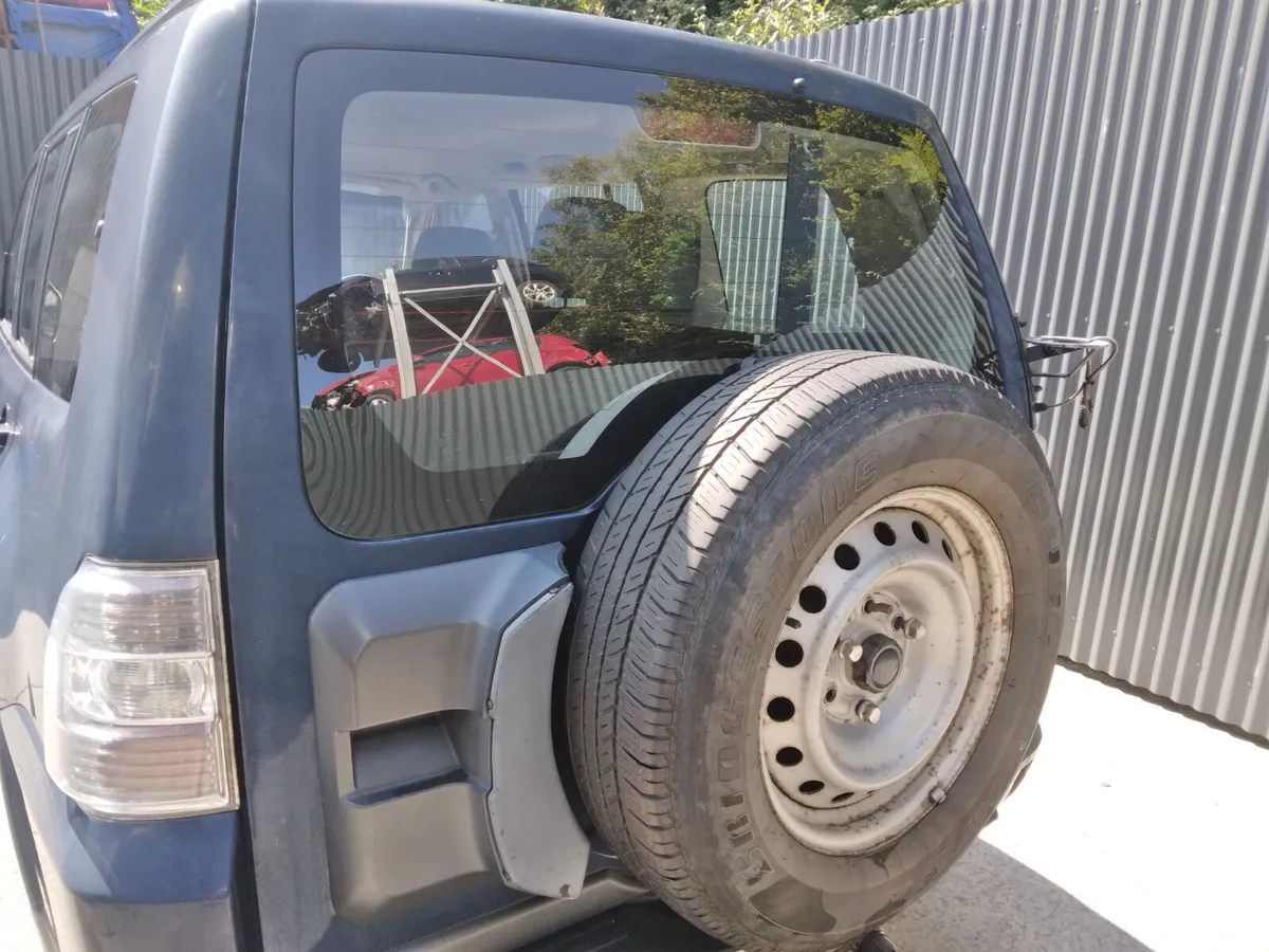 2009 MITSUBISHI PAJERO Breaking/Dismantling - Image 4