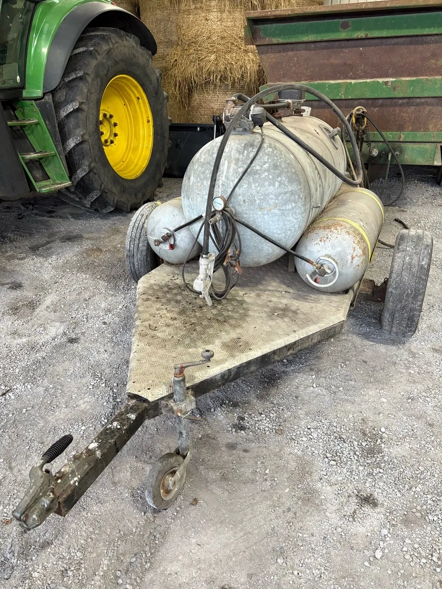 Fuel bowser - Image 1