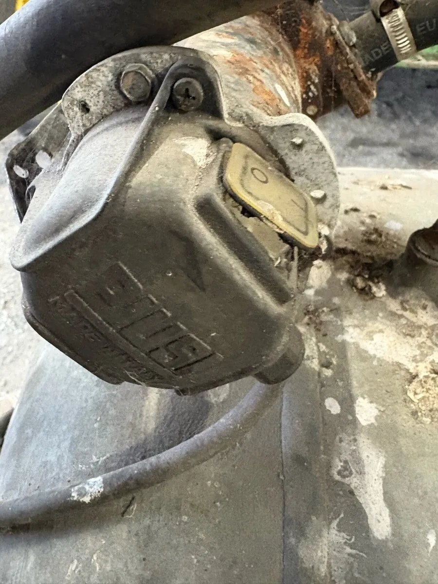 Fuel bowser - Image 2