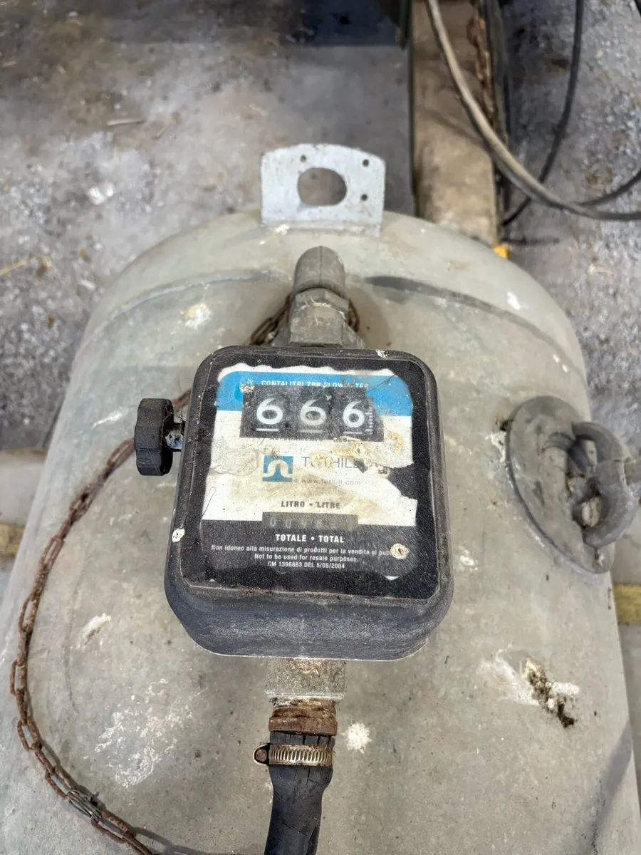 Fuel bowser - Image 3