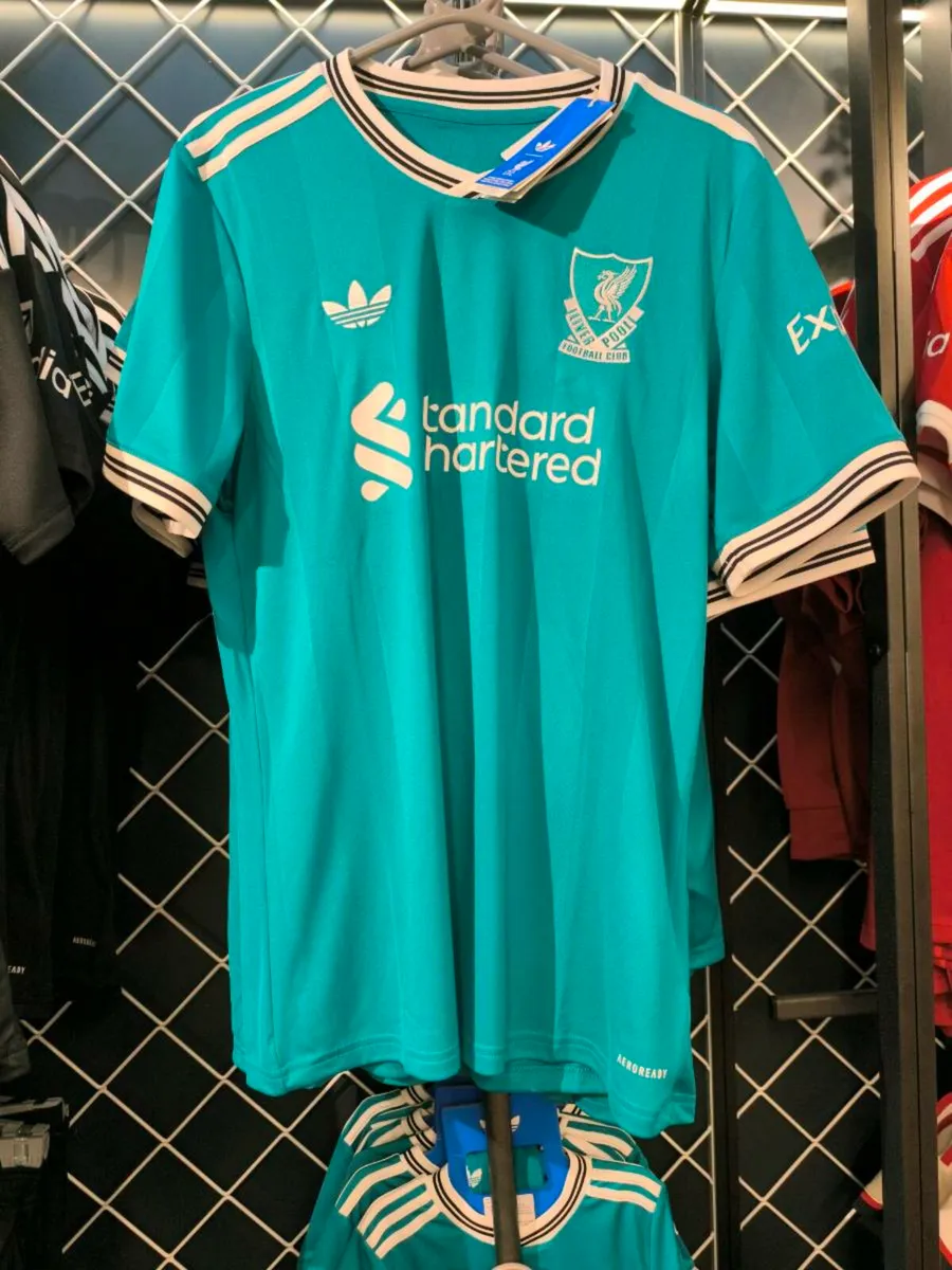 Liverpool home and  away kit season 25/26 - Image 2