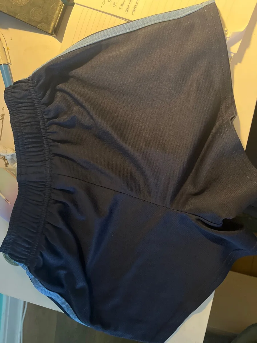 Boys size 24 ONeills shorts - Image 2