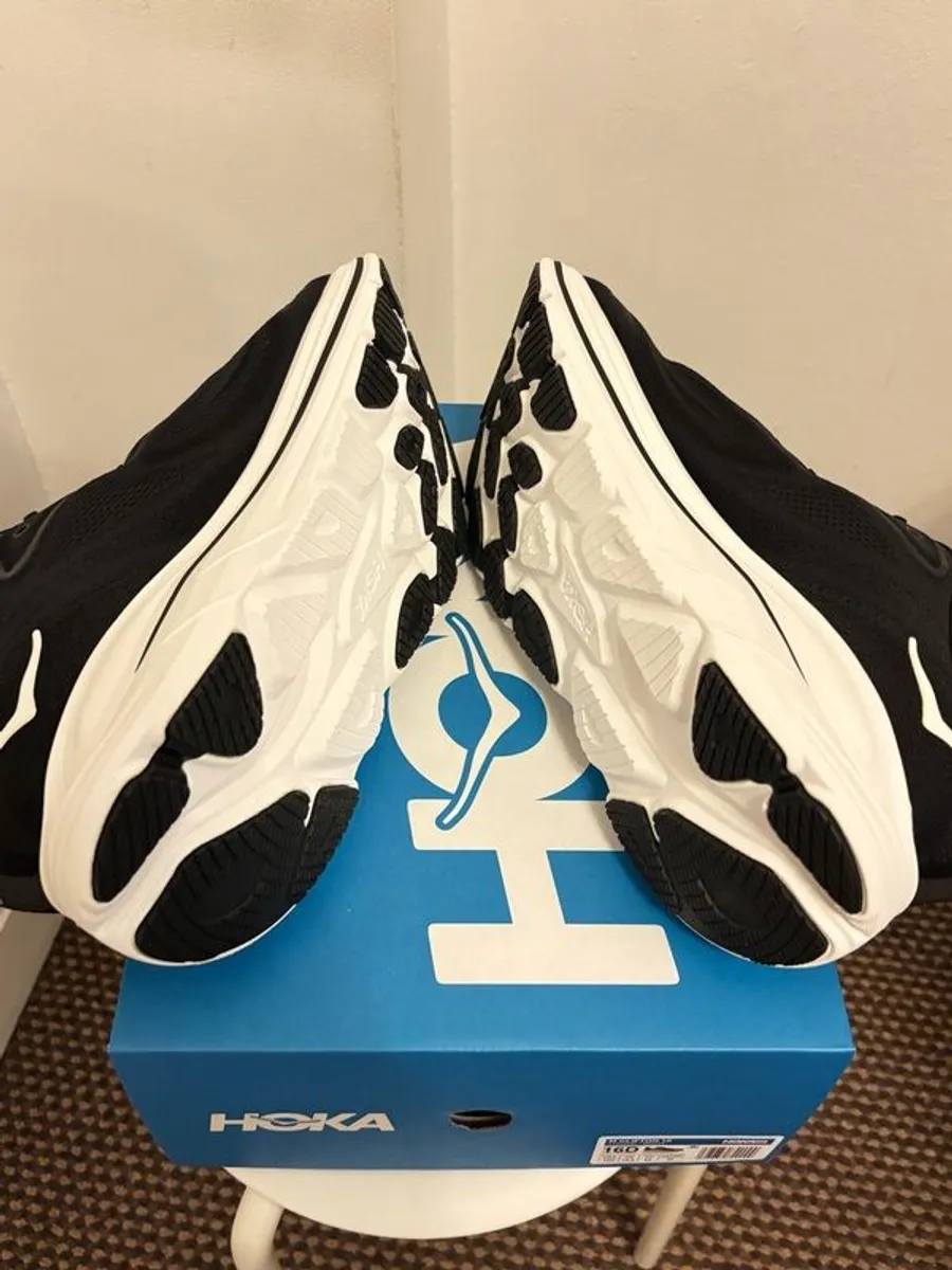 2 PAIRS Hoka Runners - SIZE UK 15.5 - Unused, Original Box + Receipt (Bondi 9 - Clifton 10) - Image 3