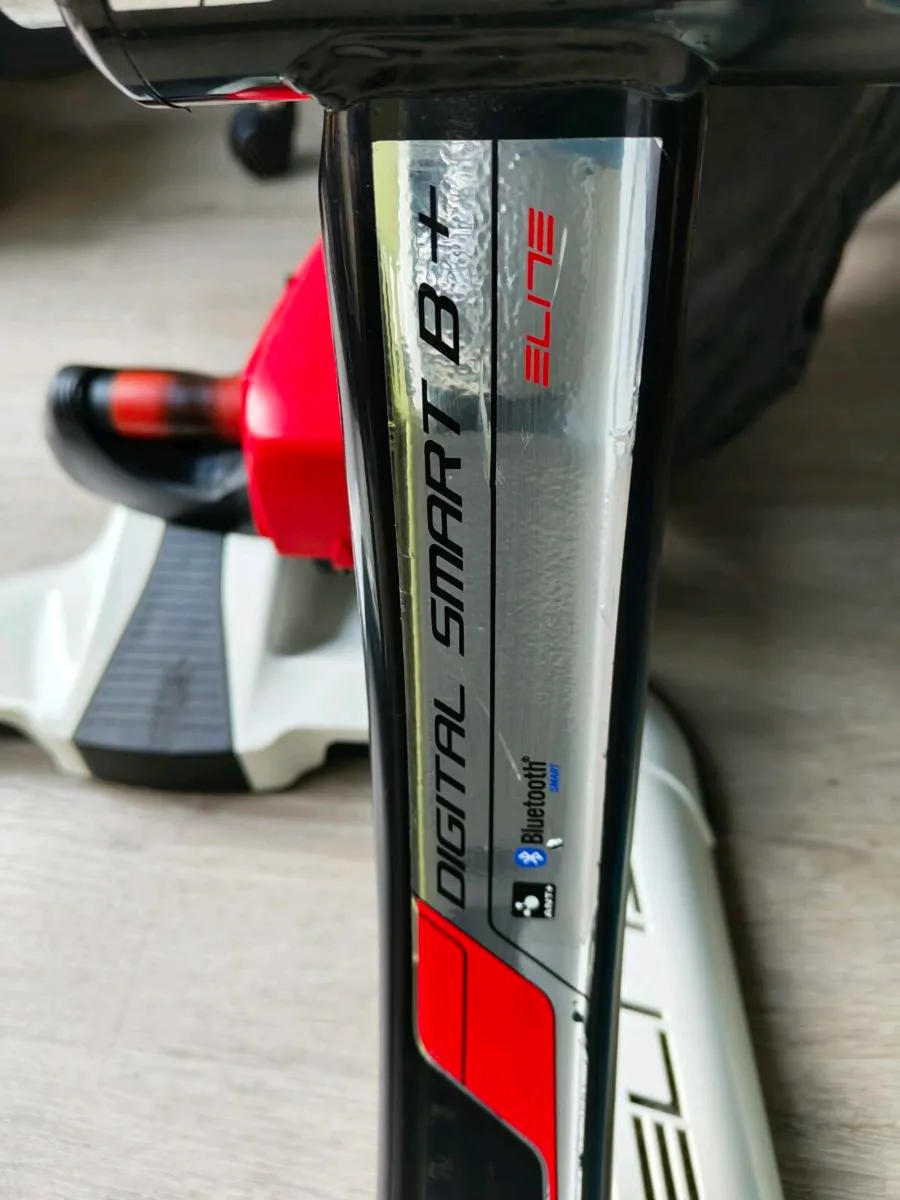 Elite Qubo Digital Smart B+ Bike Trainer - Image 3