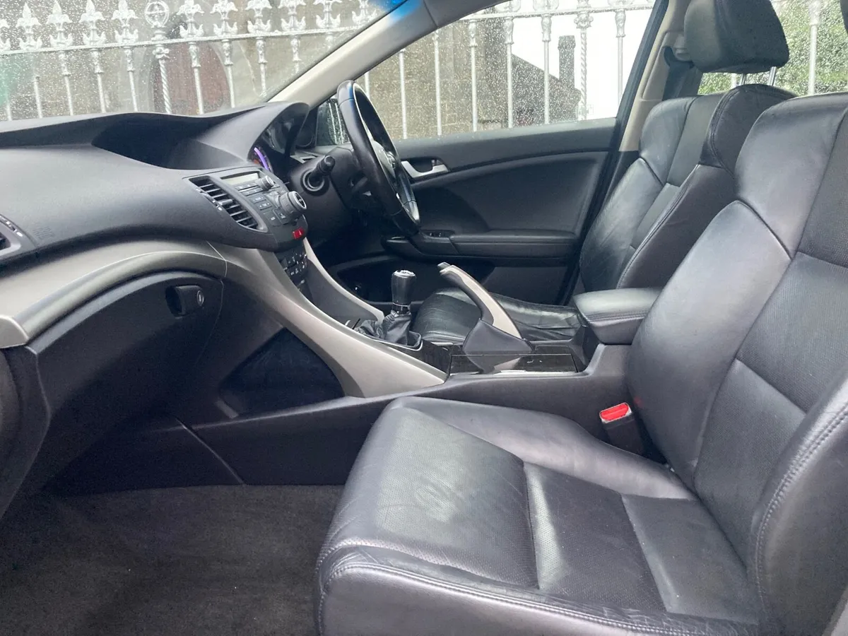 2011 Honda Accord EX Diesel Immaculate - Image 3