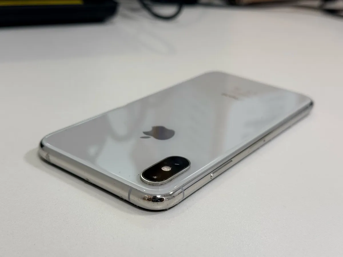 iPhone 256 GB any network - Image 2